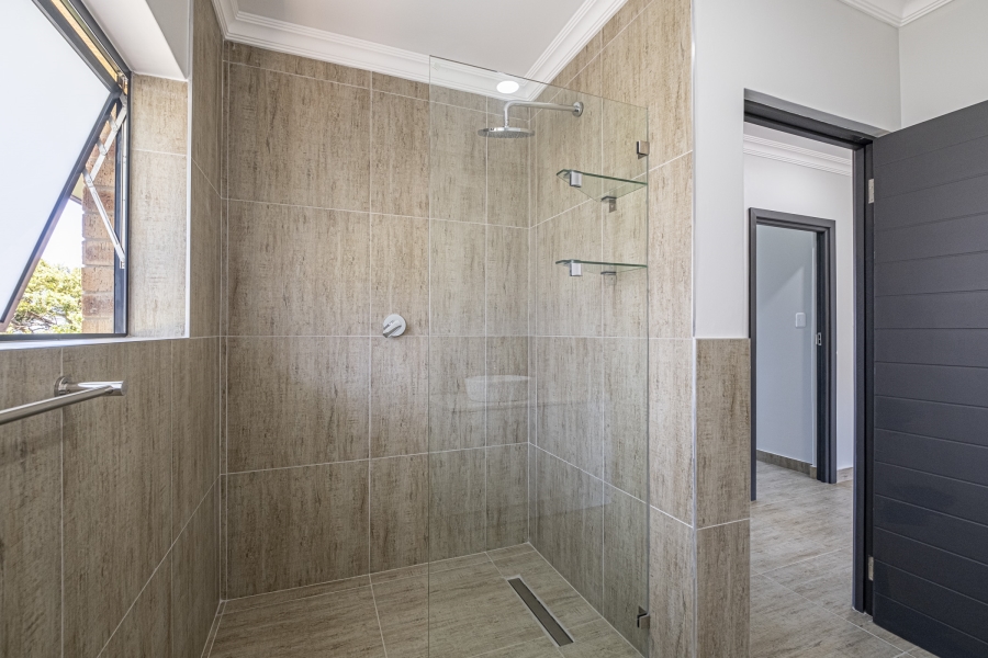 4 Bedroom Property for Sale in Wavecrest Eastern Cape